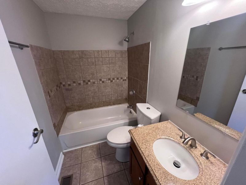 2470 Nassau Drive , Columbus, OH 43232 Photo 13