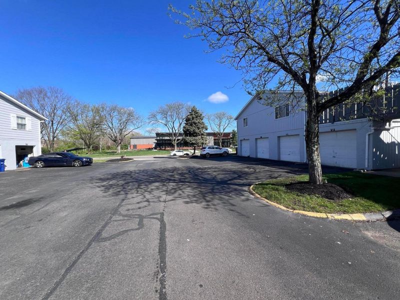 2470 Nassau Drive , Columbus, OH 43232 Photo 2