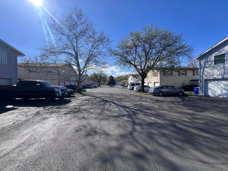 2470 Nassau Drive , Columbus, OH 43232 Photo 3