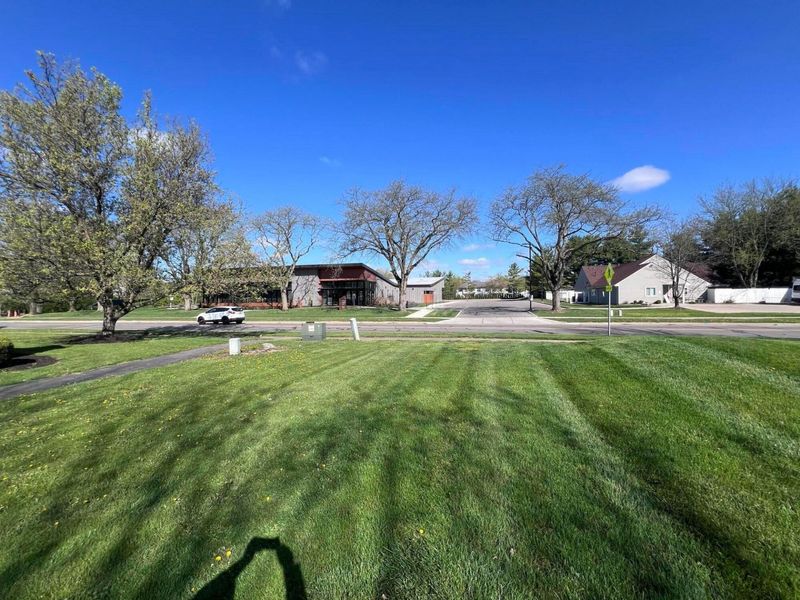 2470 Nassau Drive , Columbus, OH 43232 Photo 4