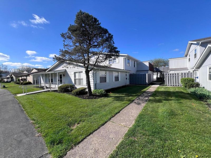 2470 Nassau Drive , Columbus, OH 43232 Photo 5