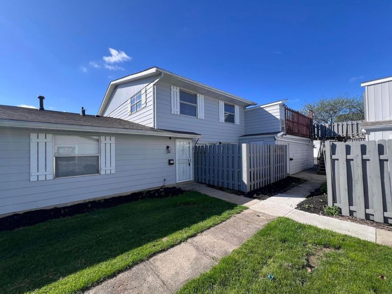 2470 Nassau Drive , Columbus, OH 43232 Photo 8