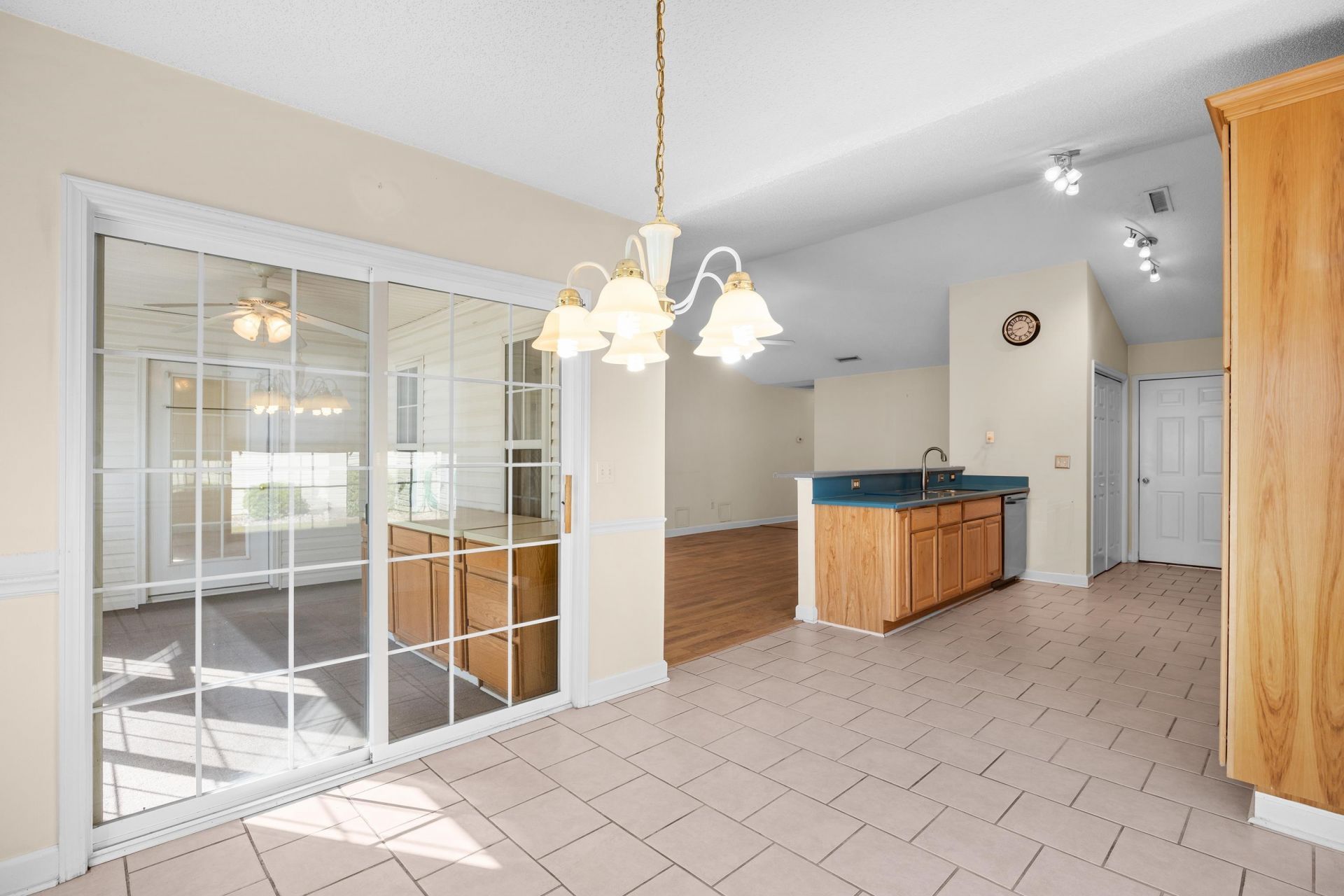 2375 Seaford Dr. Photo 29