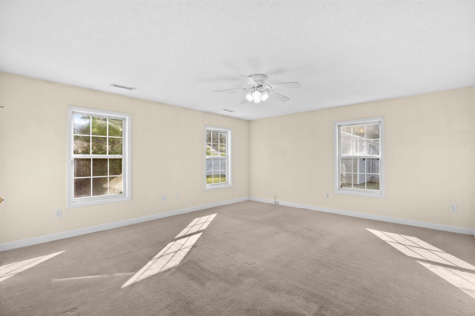 2375 Seaford Dr. Photo 4