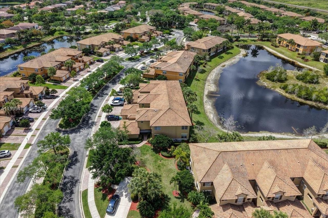 8275 NW 127th Ln, Unit 34-F, Parkland, FL 33076 Photo