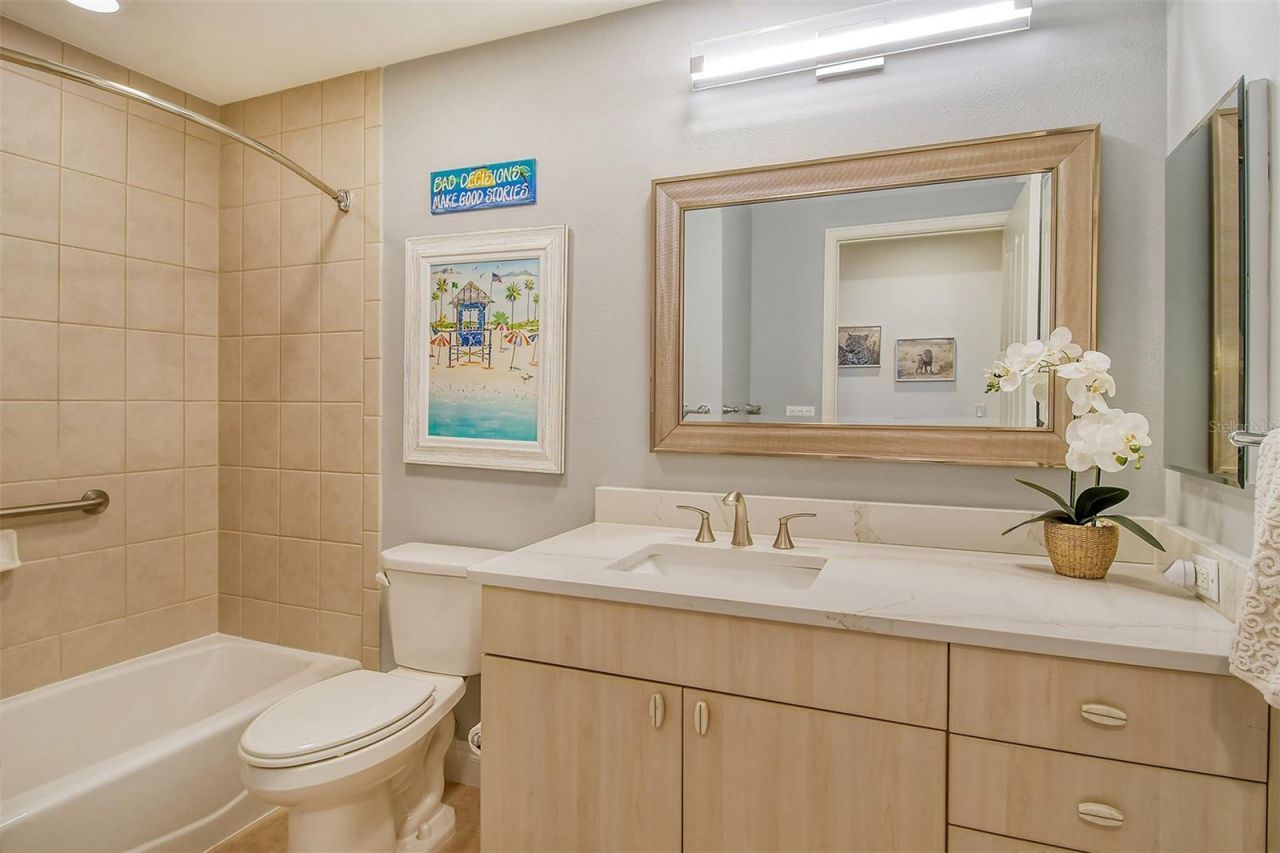 50 Central Avenue, Unit 15B, Sarasota, FL 34236 Photo