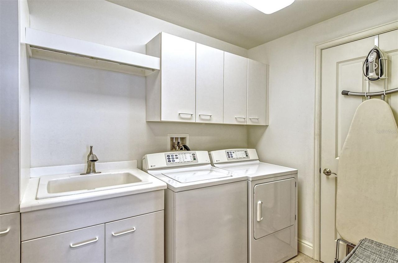 50 Central Avenue, Unit 15B, Sarasota, FL 34236 Photo