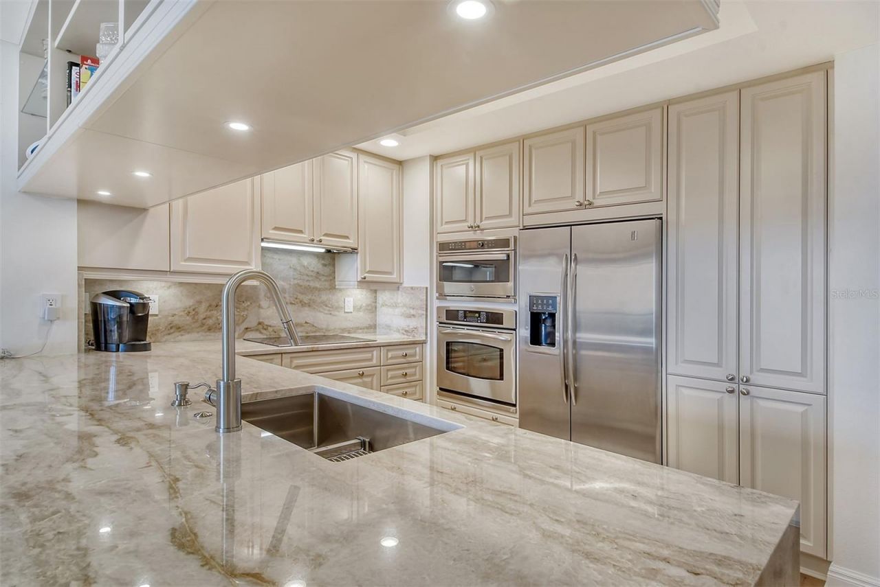 50 Central Avenue, Unit 15B, Sarasota, FL 34236 Photo