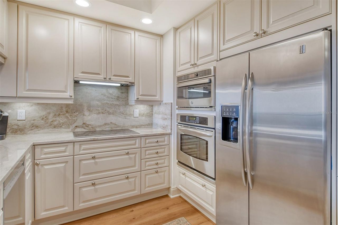 50 Central Avenue, Unit 15B, Sarasota, FL 34236 Photo