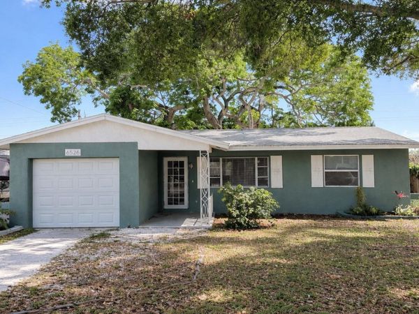 6526 43RD AVENUE N, KENNETH CITY, FL 33709