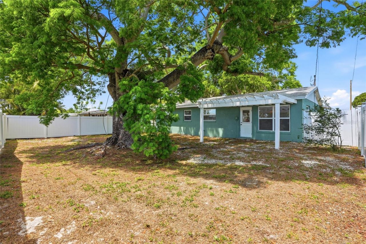 6526 43rd Avenue N, Kenneth City, FL 33709 Photo