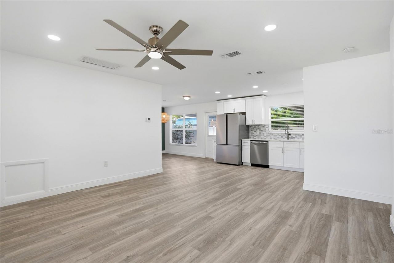 6526 43rd Avenue N, Kenneth City, FL 33709 Photo