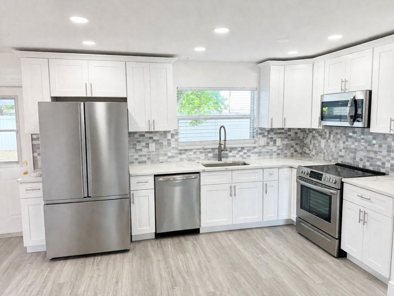 6526 43rd Avenue N, Kenneth City, FL 33709 Photo