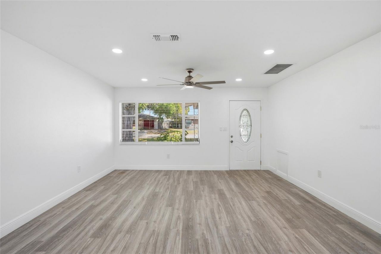 6526 43rd Avenue N, Kenneth City, FL 33709 Photo