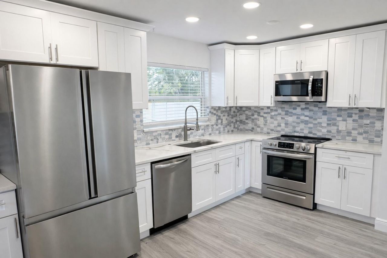 6526 43rd Avenue N, Kenneth City, FL 33709 Photo