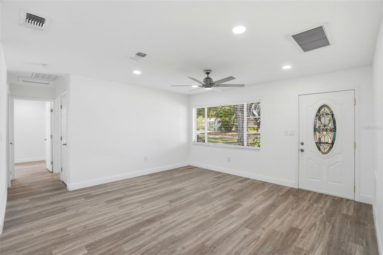 6526 43rd Avenue N, Kenneth City, FL 33709 Photo