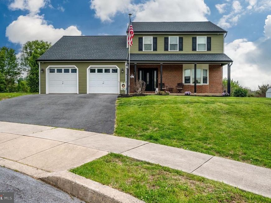 212 Crystal Circle, Birdsboro, PA 19508 Main Photo