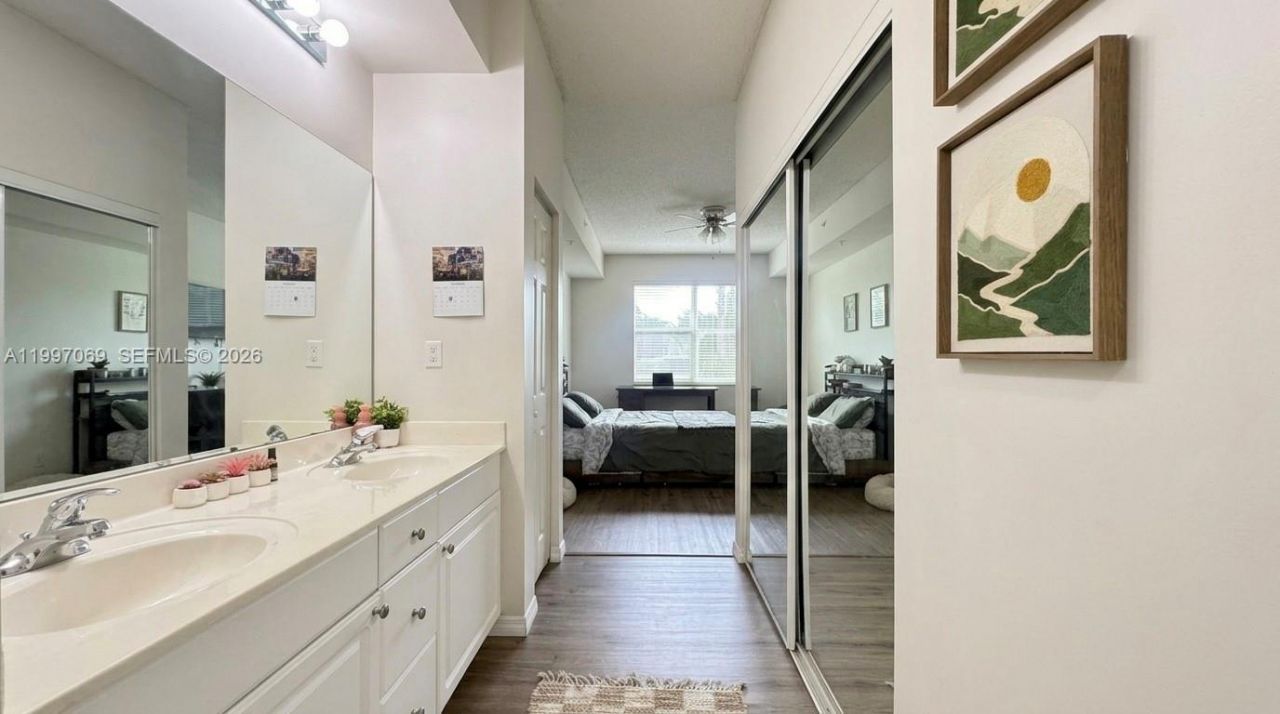 27 Royal Palm Way, Unit 102, Boca Raton, FL 33432 Photo