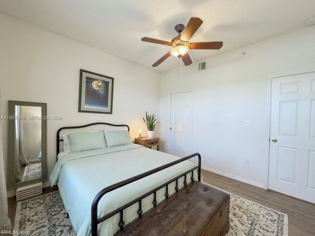 27 Royal Palm Way, Unit 102, Boca Raton, FL 33432 Photo