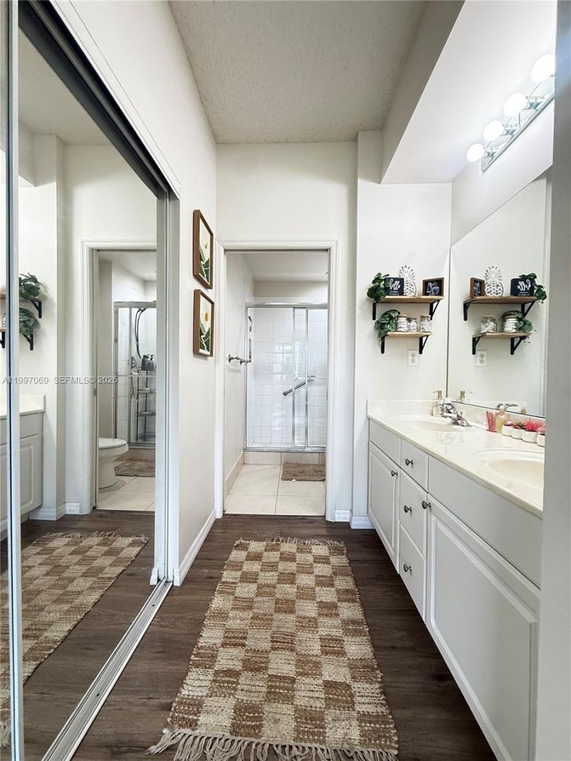 27 Royal Palm Way, Unit 102, Boca Raton, FL 33432 Photo