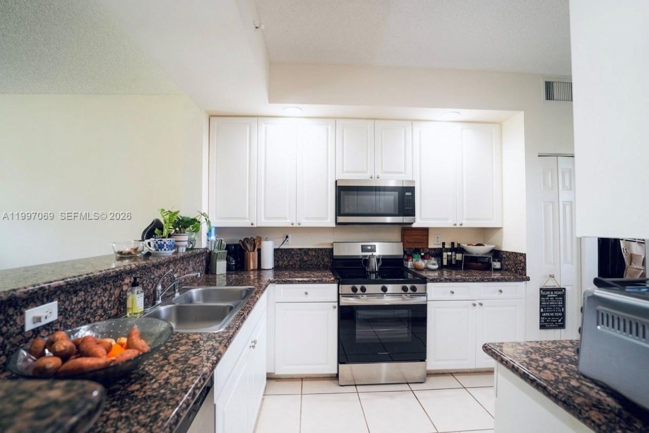 27 Royal Palm Way, Unit 102, Boca Raton, FL 33432 Photo