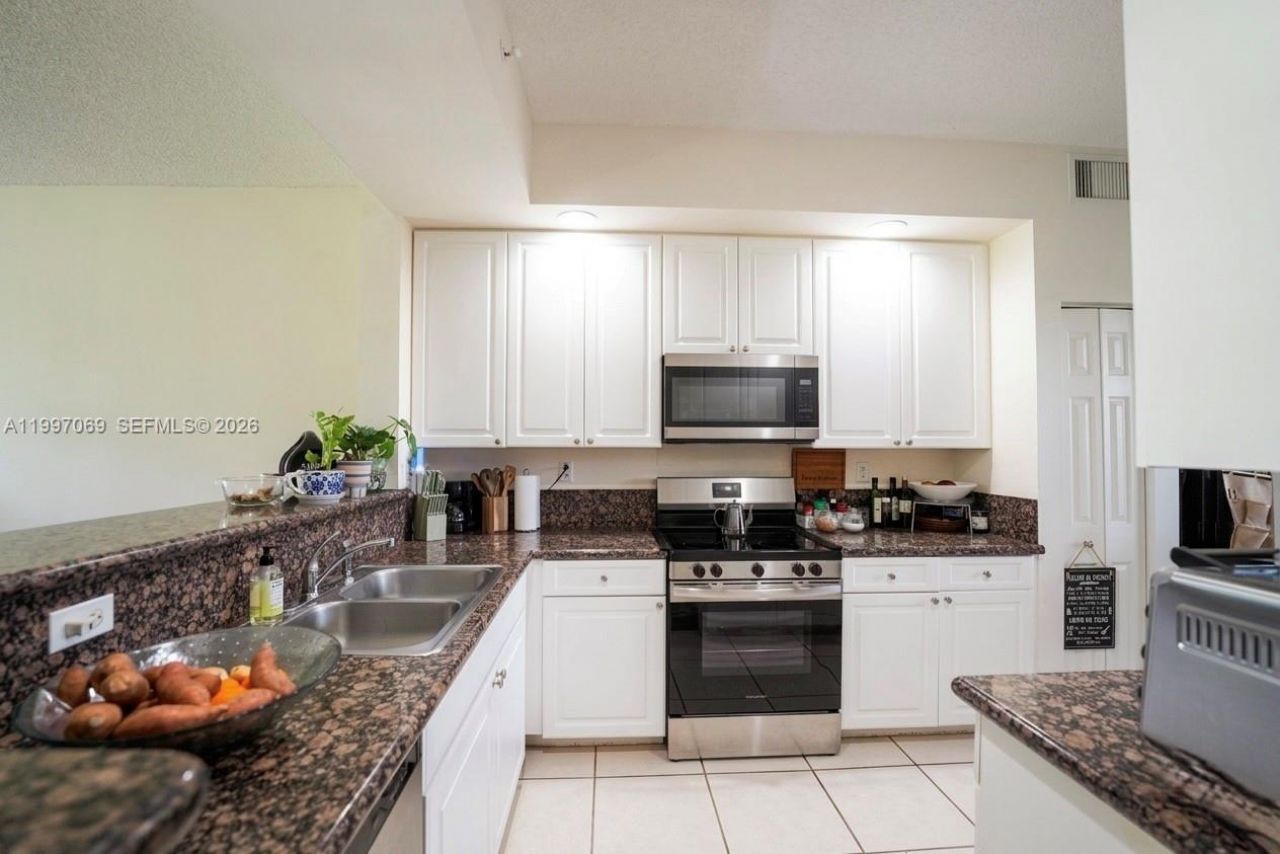 27 Royal Palm Way, Unit 102, Boca Raton, FL 33432 Photo