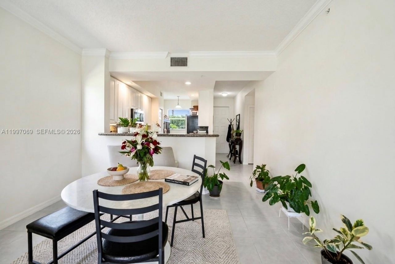 27 Royal Palm Way, Unit 102, Boca Raton, FL 33432 Photo