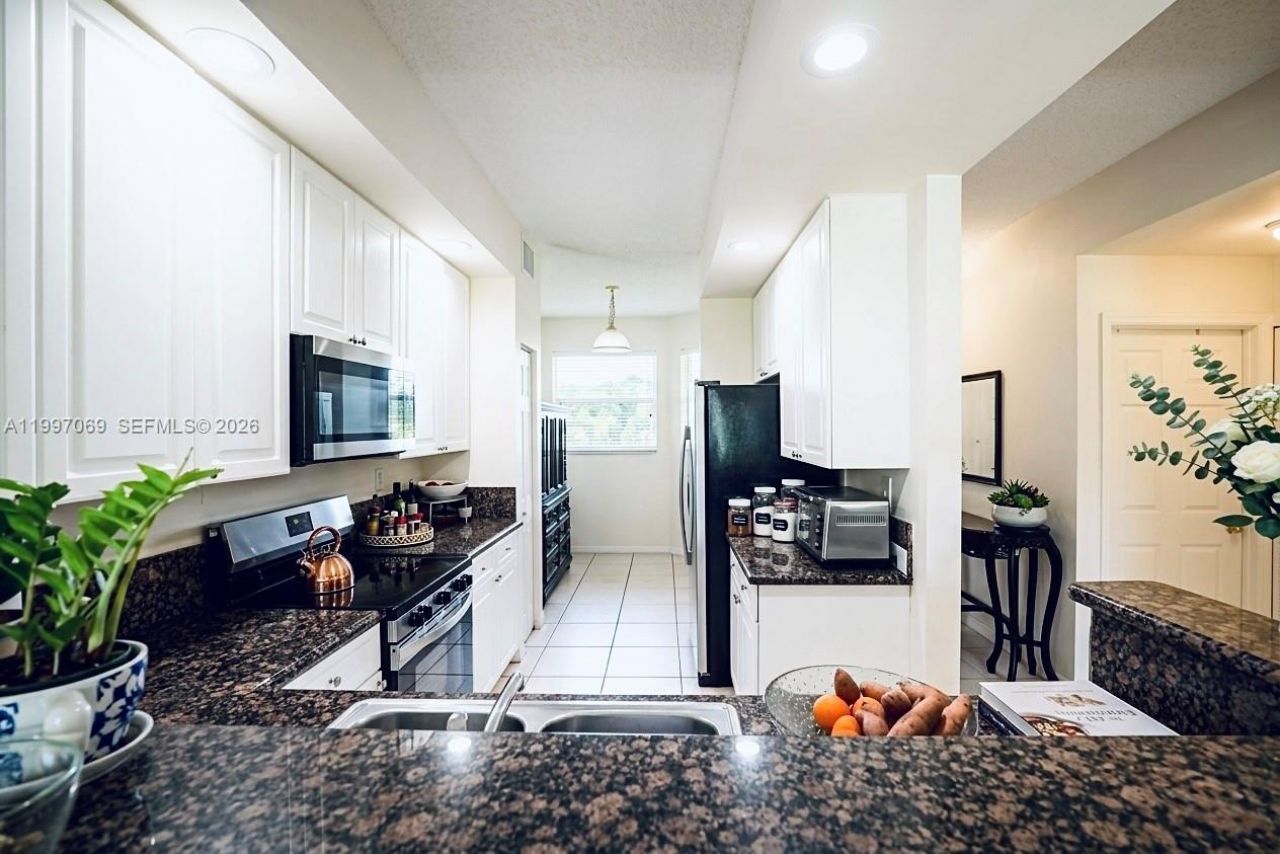 27 Royal Palm Way, Unit 102, Boca Raton, FL 33432 Photo