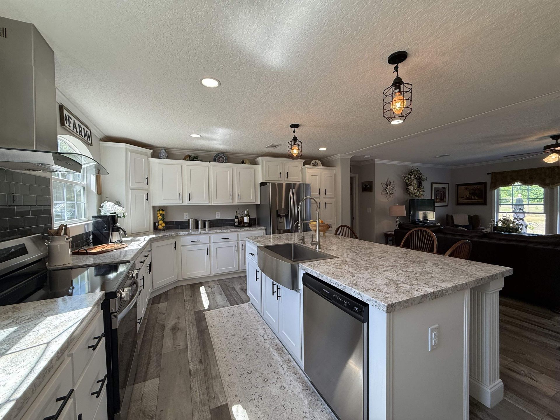 815 Sheila Dr. Photo 19