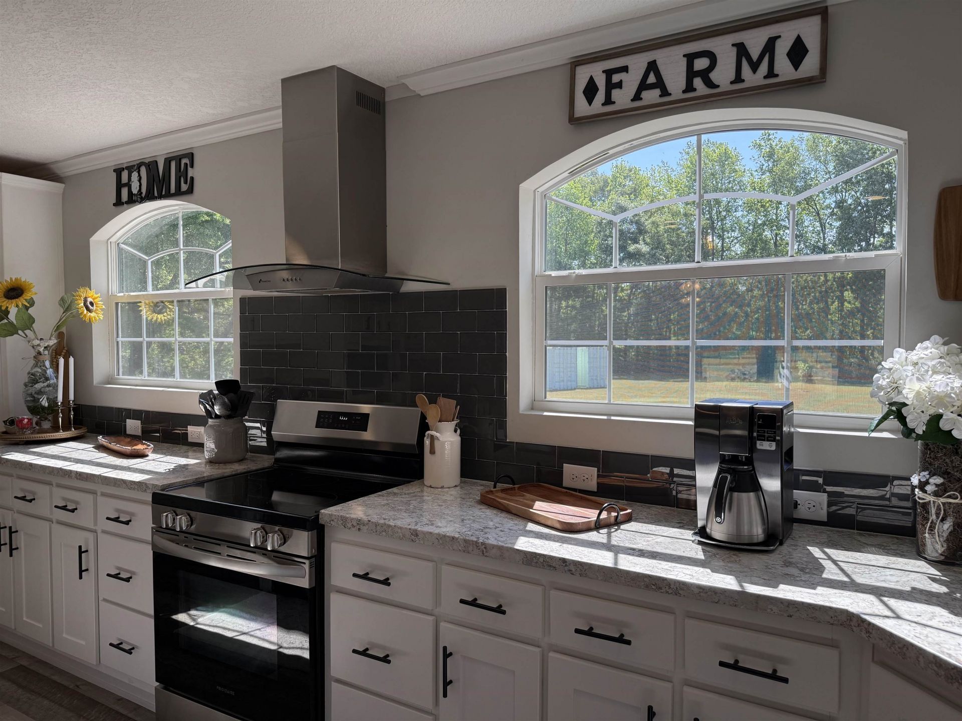 815 Sheila Dr. Photo 4