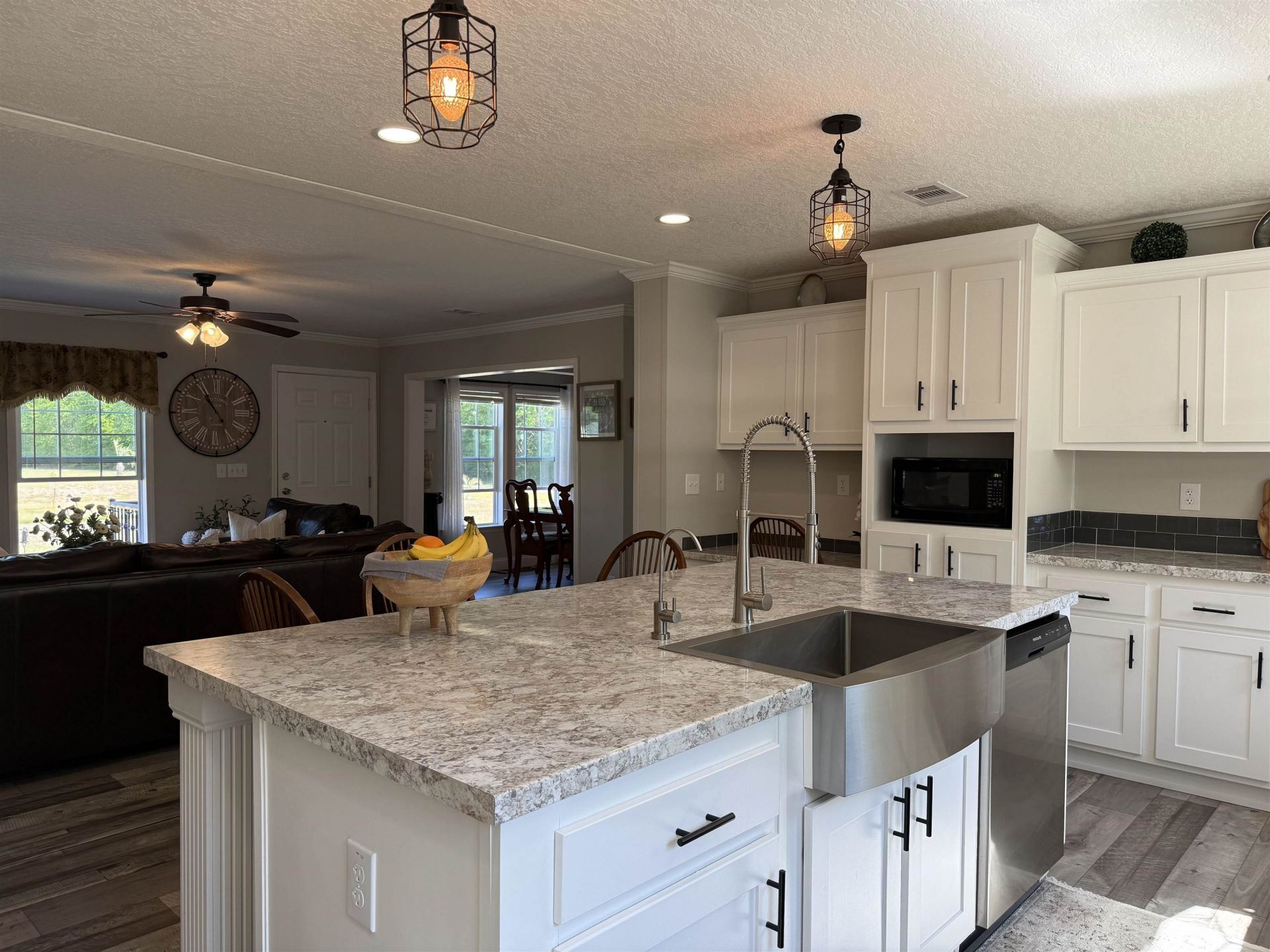 815 Sheila Dr. Photo 5