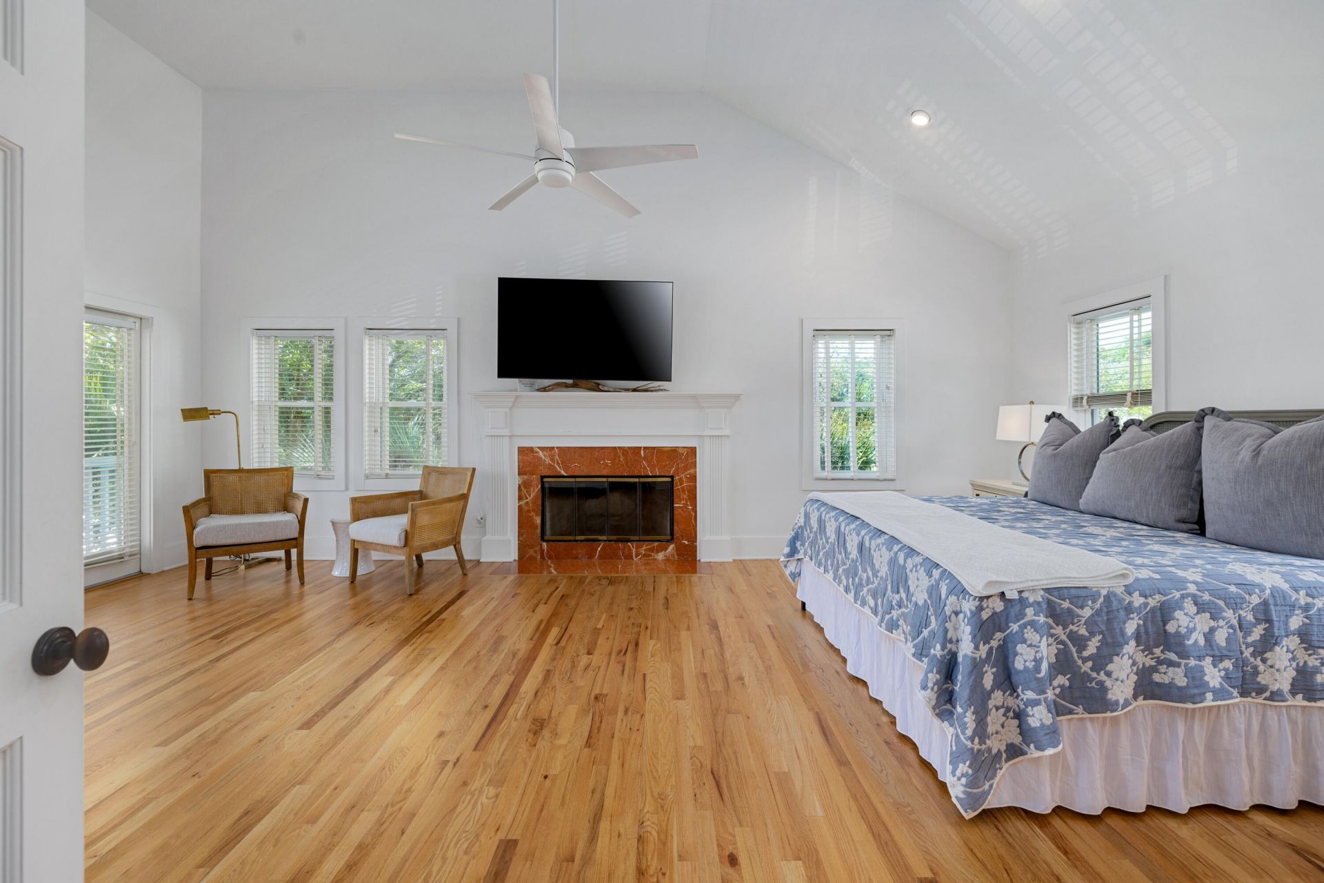 2201 Palm Boulevard Photo 29