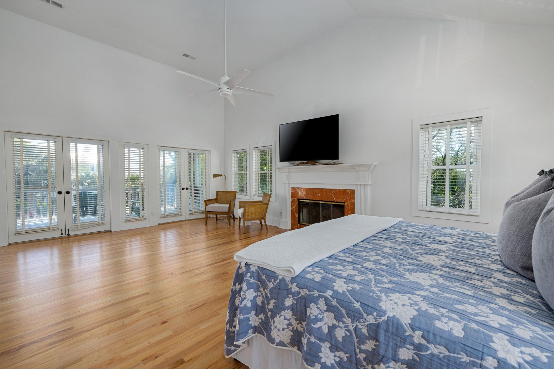 2201 Palm Boulevard Photo 30