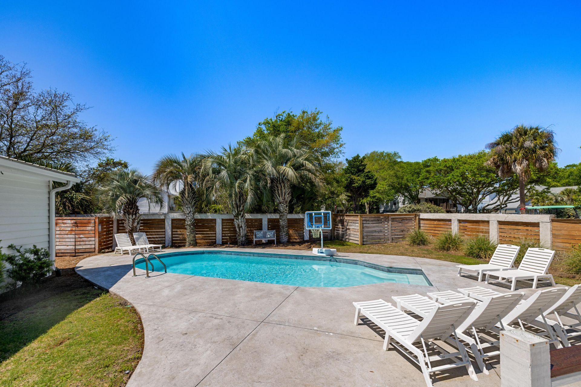2201 Palm Boulevard Photo 55