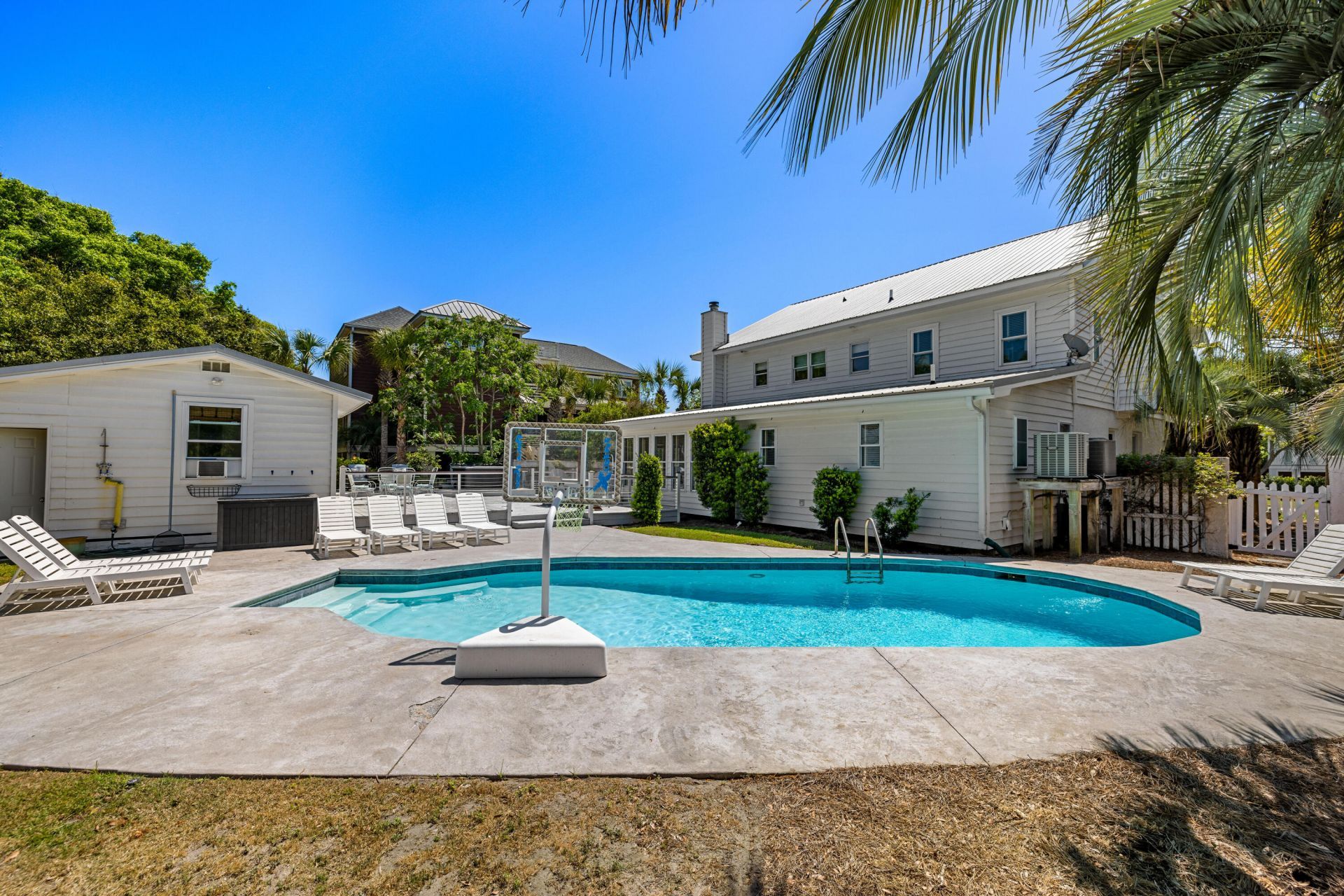 2201 Palm Boulevard Photo 57