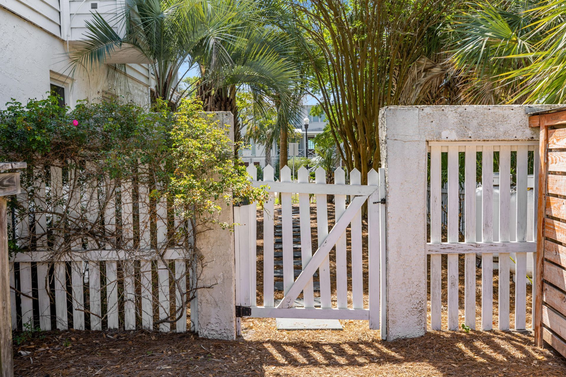 2201 Palm Boulevard Photo 68