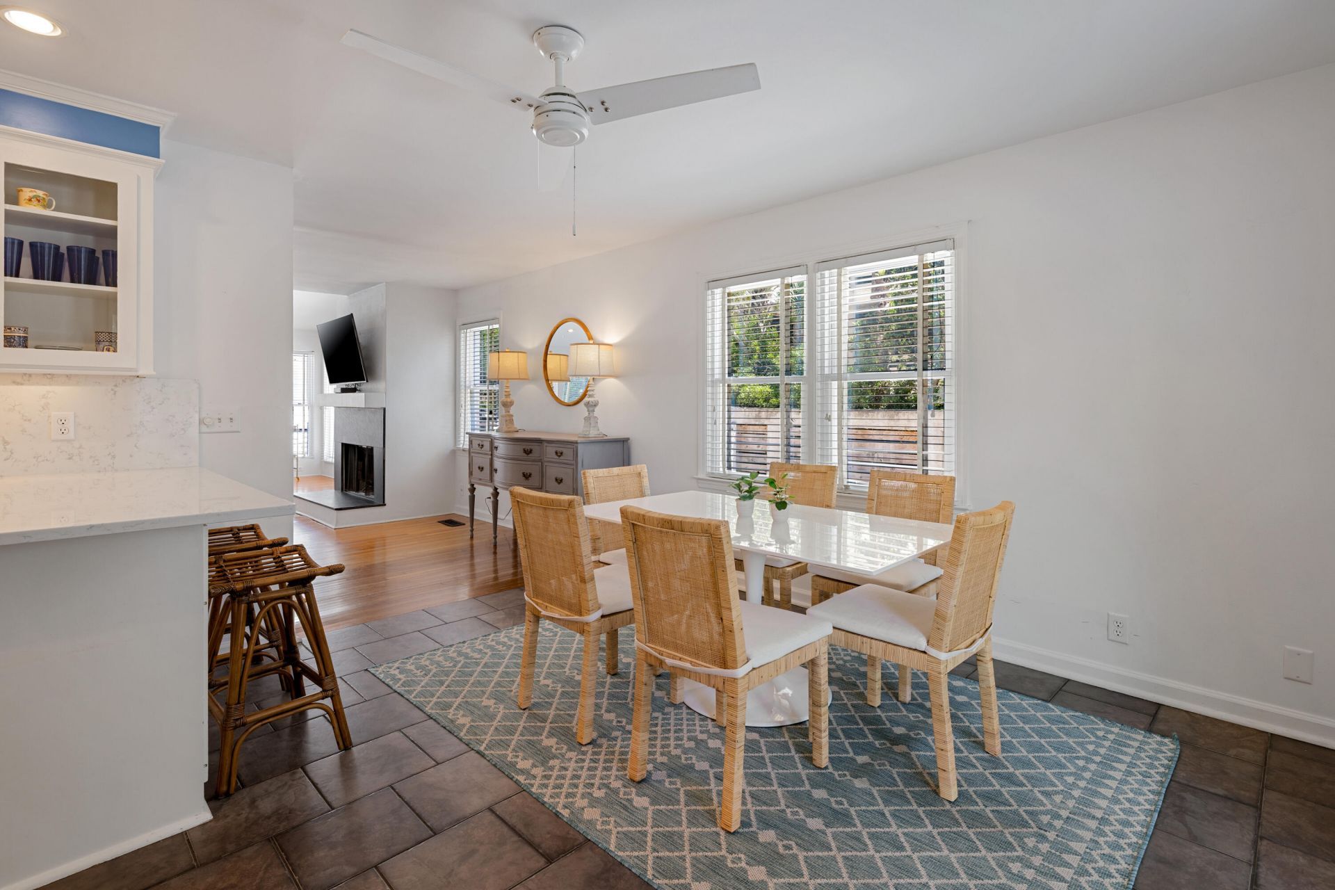 2201 Palm Boulevard Photo 8