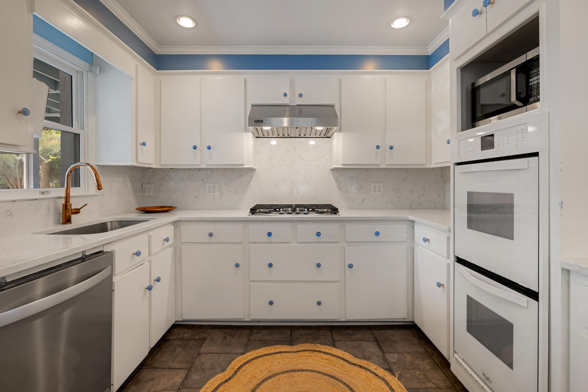 2201 Palm Boulevard Photo 9