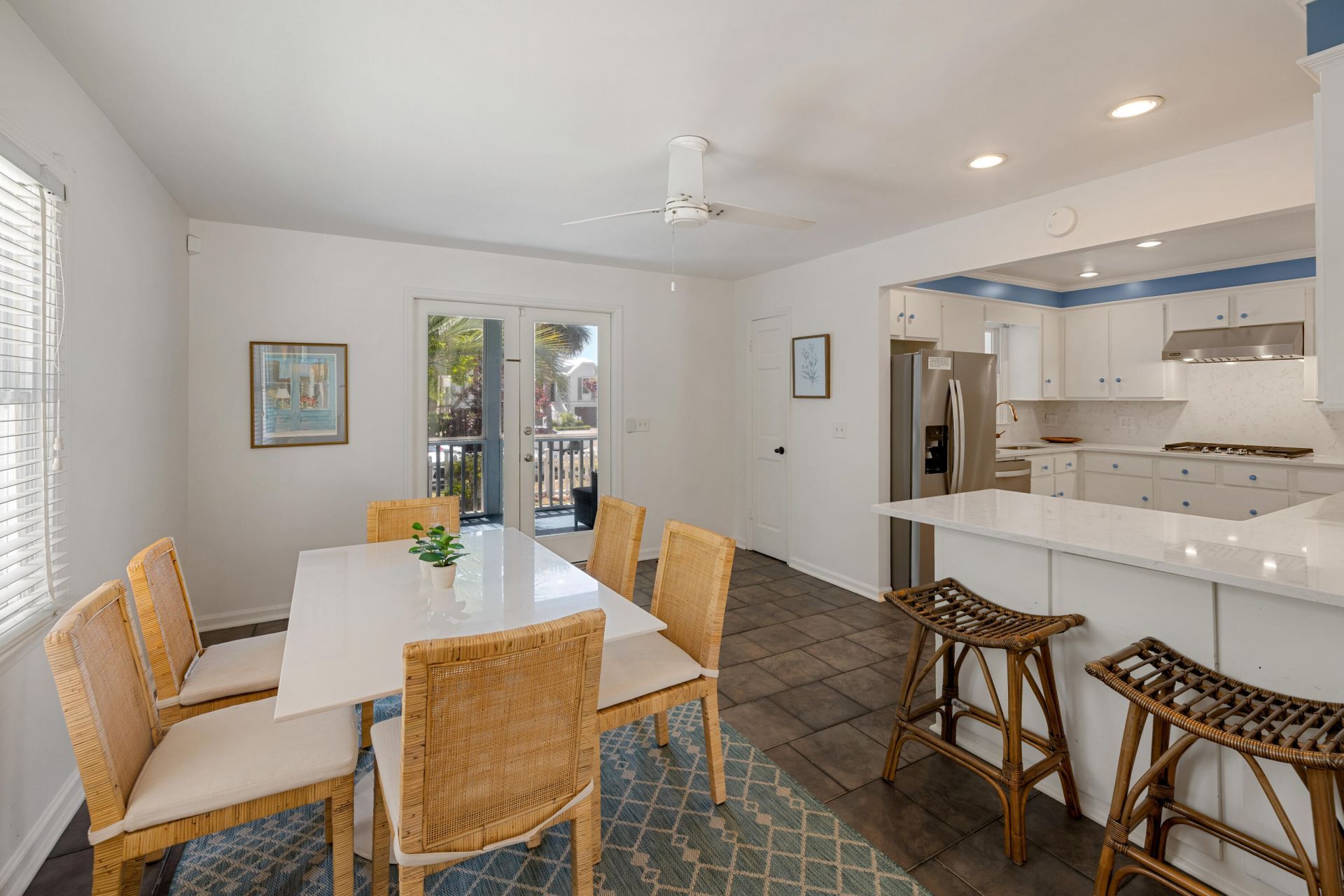 2201 Palm Boulevard Photo 9