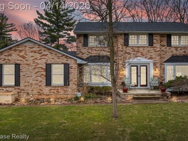 6144 Venice Drive, Commerce Twp, MI 48382