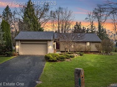 2110 Callie Drive, Commerce Twp, MI 48390