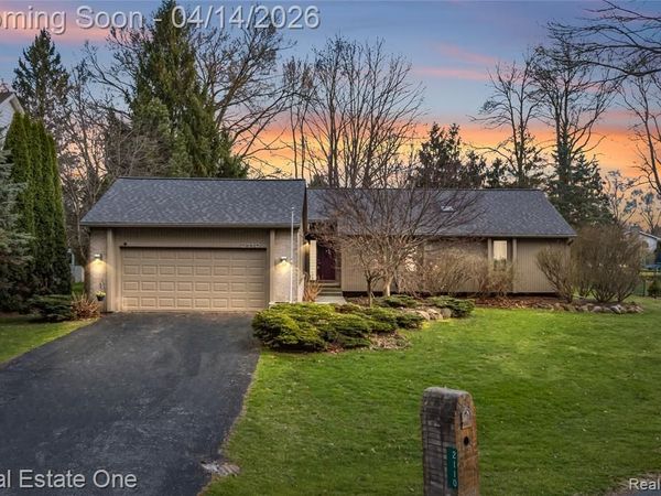 2110 Callie Drive, Commerce Twp, MI 48390