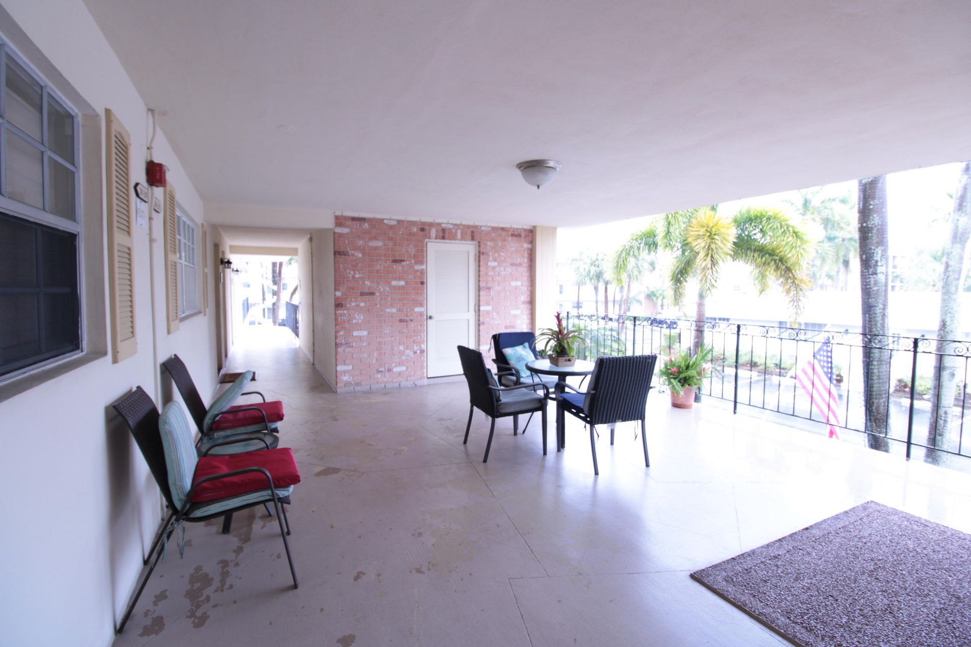 460 Paradise Isle Boulevard, Unit 203, Hallandale Beach, FL 33009 Photo