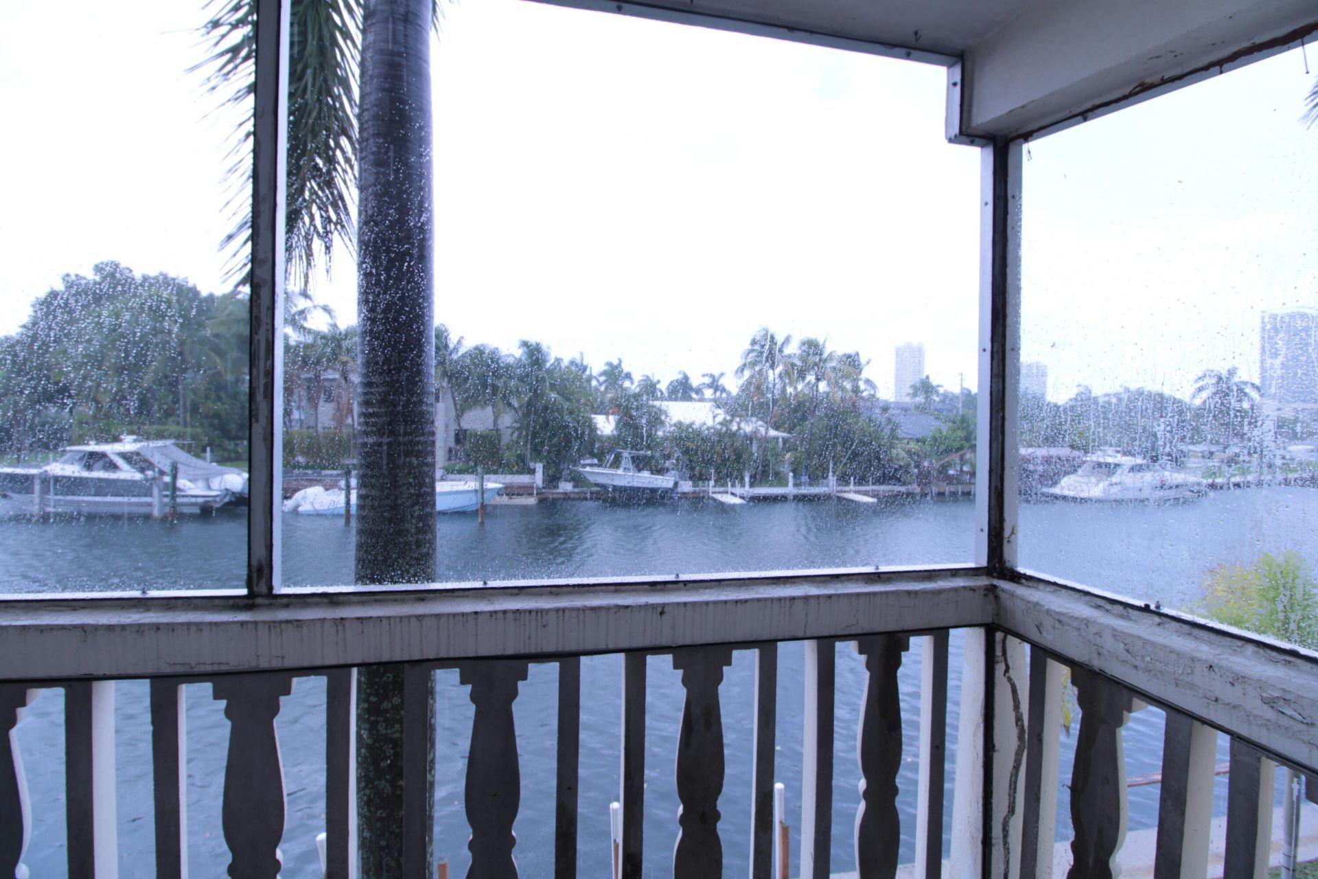 460 Paradise Isle Boulevard, Unit 203, Hallandale Beach, FL 33009 Photo