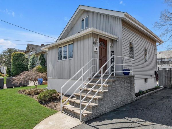 491 Oakland Avenue , Cedarhurst, NY 11516