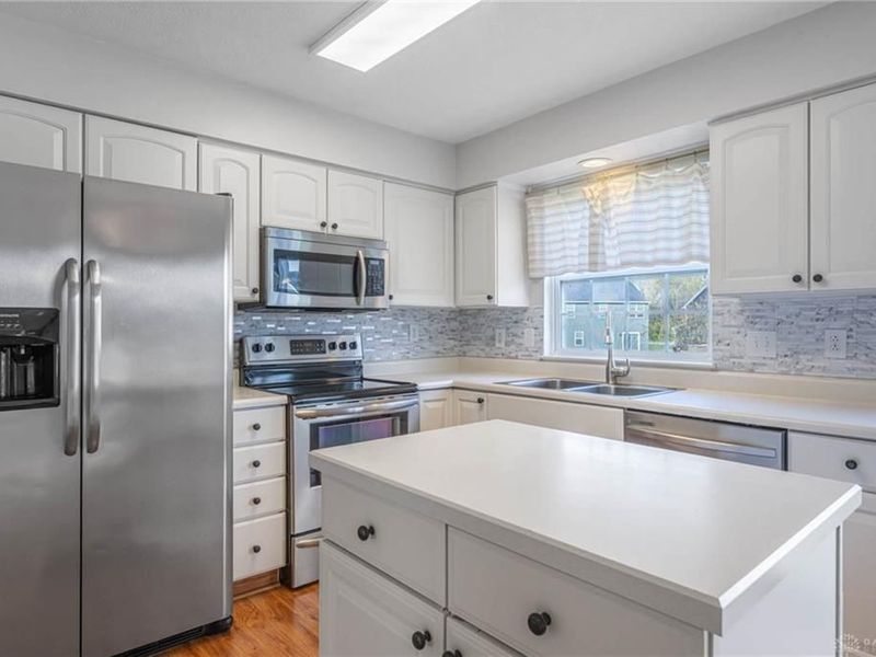 1053 Ashbrooke Lane, Xenia, OH 45385 Photo 10