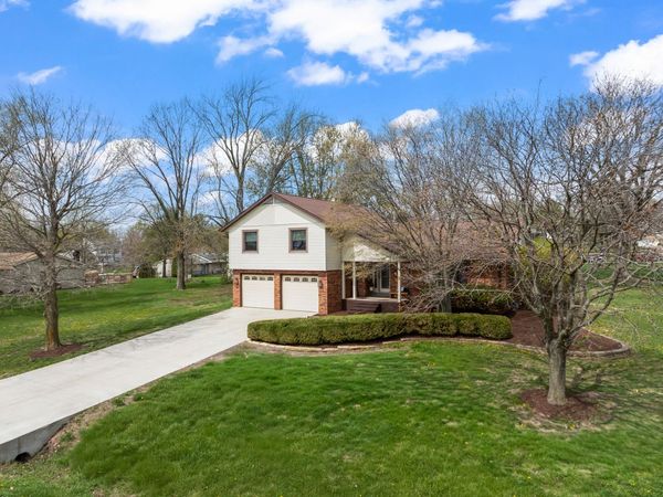 15878 Old Orchard Road, Bloomington, IL 61705