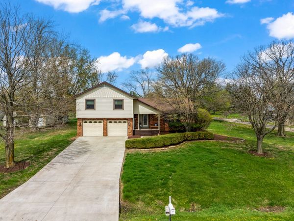 15878 Old Orchard Road, Bloomington, IL 61705