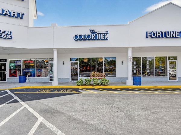 7018 Charleston Shores Boulevard, Lake Worth, FL 33467