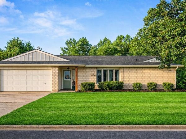 1016 Meadowbrook, DeRidder, LA 70634